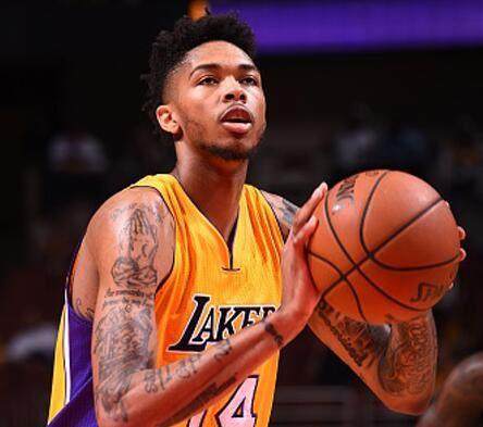 早崭露头角 早崭露头角